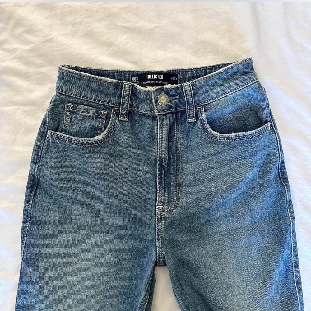 Hollister Ultra High-Rise Blue Jeans (Short)